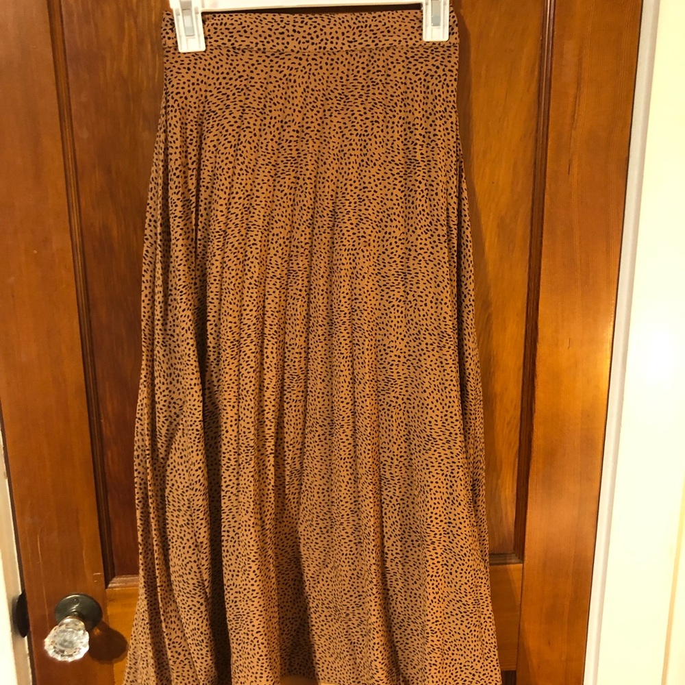 Adorable, new, animal print, flowy skirt.